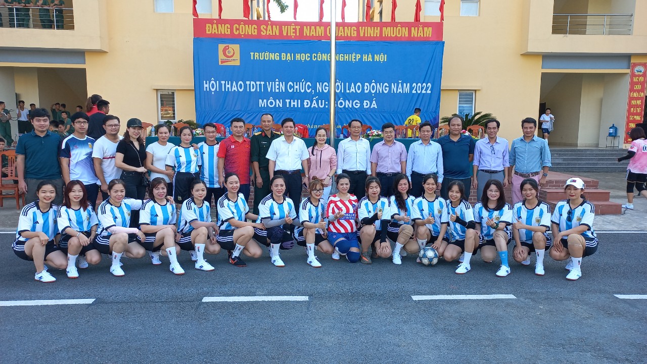 Sôi nổi giải Bóng đá viên chức, người lao động Trường Đại học Công nghiệp Hà Nội