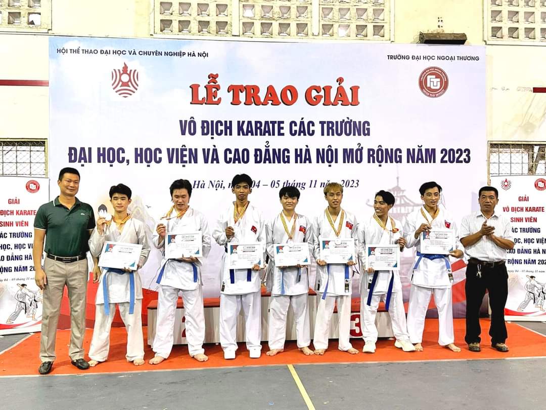 Đội tuyển Karate Trường Đại học Công nghiệp Hà Nội thi đấu ấn tượng tại Giải Vô địch Karate Các Trường Đại học, Học Viện và Cao đẳng khu vực Hà Nội năm 2023.
