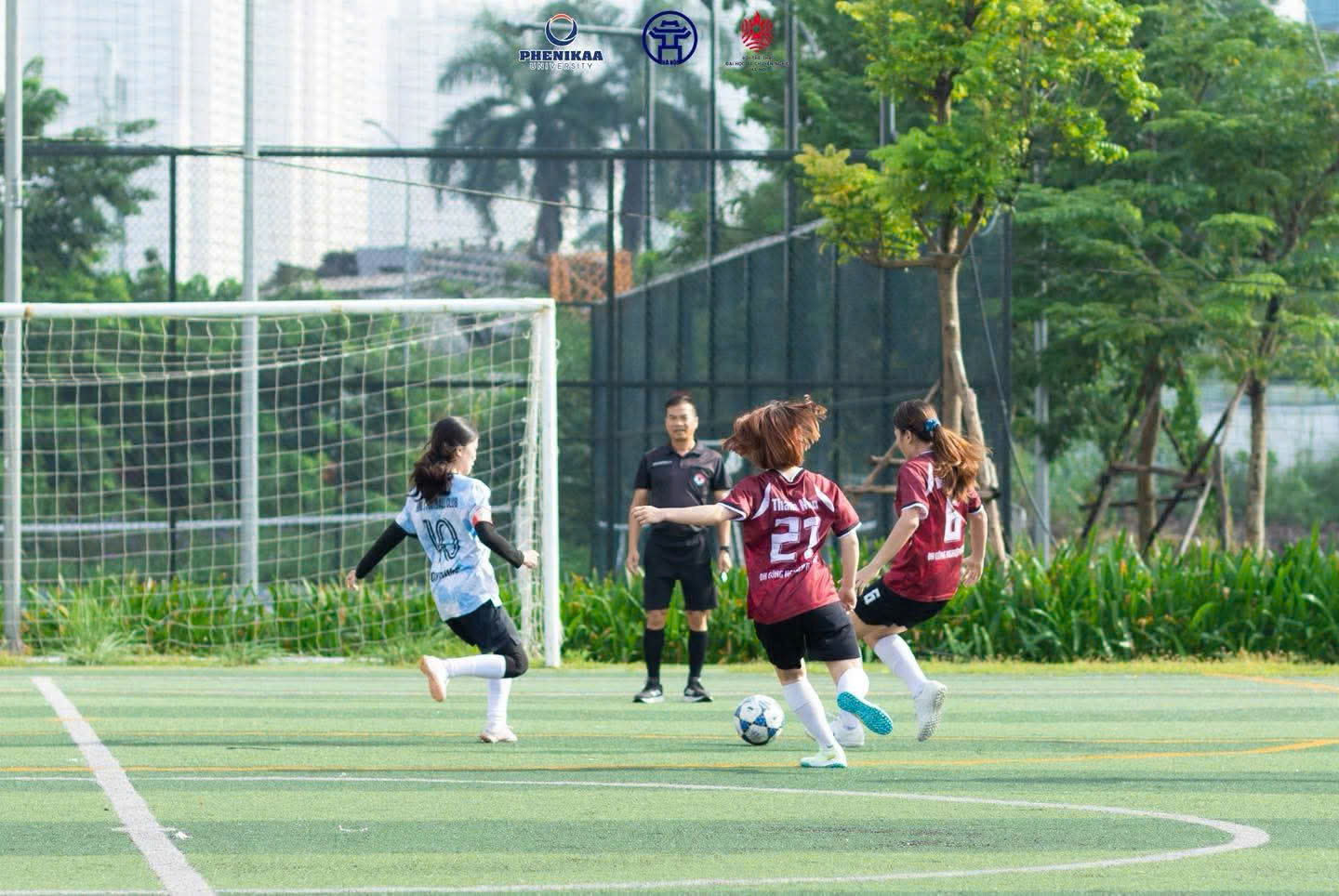 Chúc mừng đội tuyển bóng đá nữ trường Đại học Công nghiệp Hà Nội chính thức bước vào tứ kết.